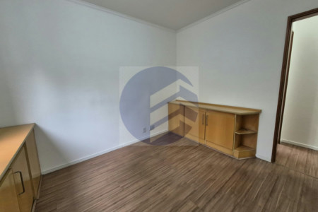 Apartamento à venda com 3 quartos, 1 banheiro e 1 vaga próximo à USP