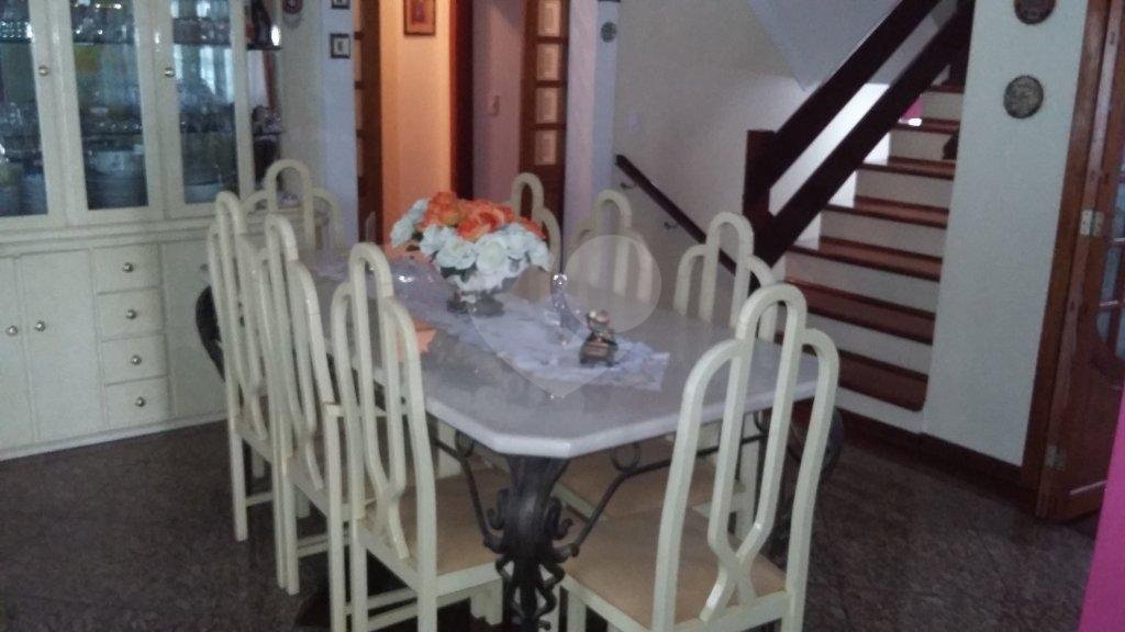 CASA TÉRREA A VENDA NO TREMEMBÉ - 4 SUÍTES E 10 VAGAS DE GARAGEM