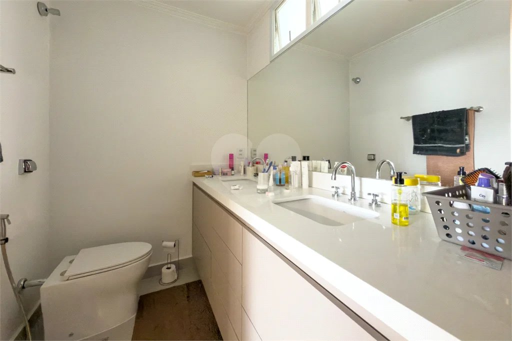 Apartamento com 205 metros no Campo Belo