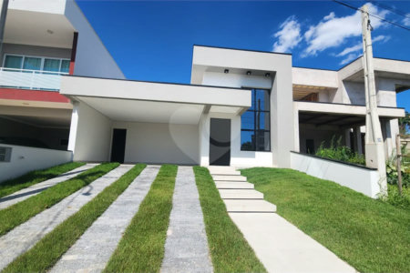 Casa Térrea Recém-Construída à Venda no Condomínio Portal do Bosque – Louveira/SP