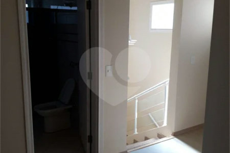 Sobrado à venda com 3 quartos, sendo 1 suíte,  em Condomínio Residencial Terras do Caribe, Valinhos, SP