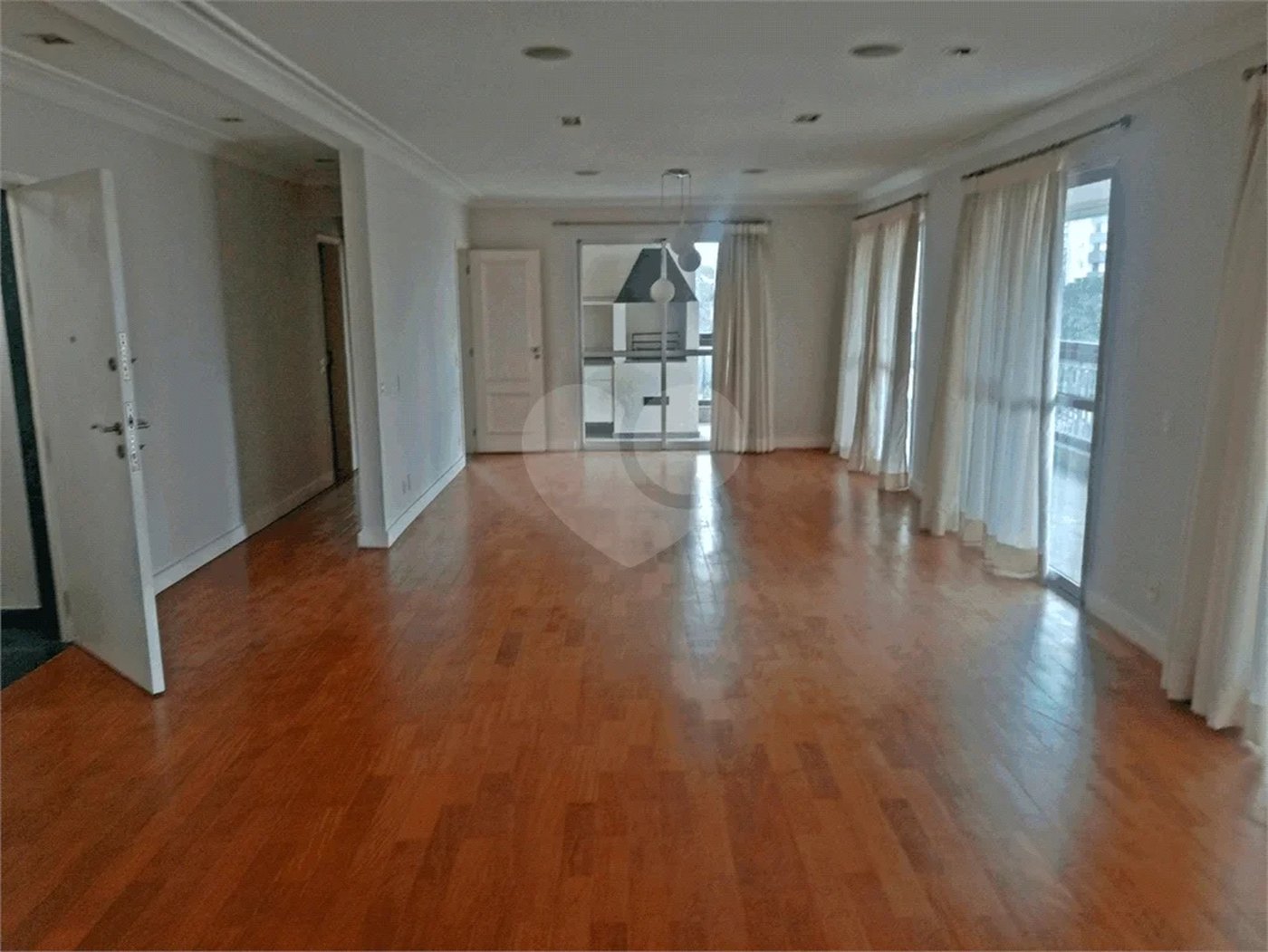 Apartamento a venda com 252 m² no Campo belo.