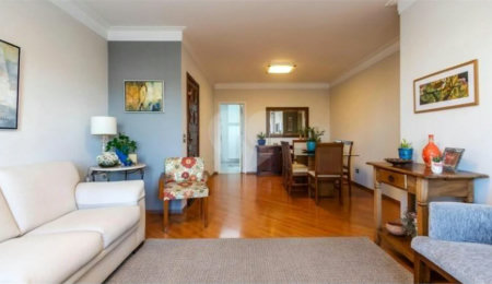 Apartamento à venda com 3 quartos, sendo 1 suíte,  em Campo Belo, São Paulo, SP