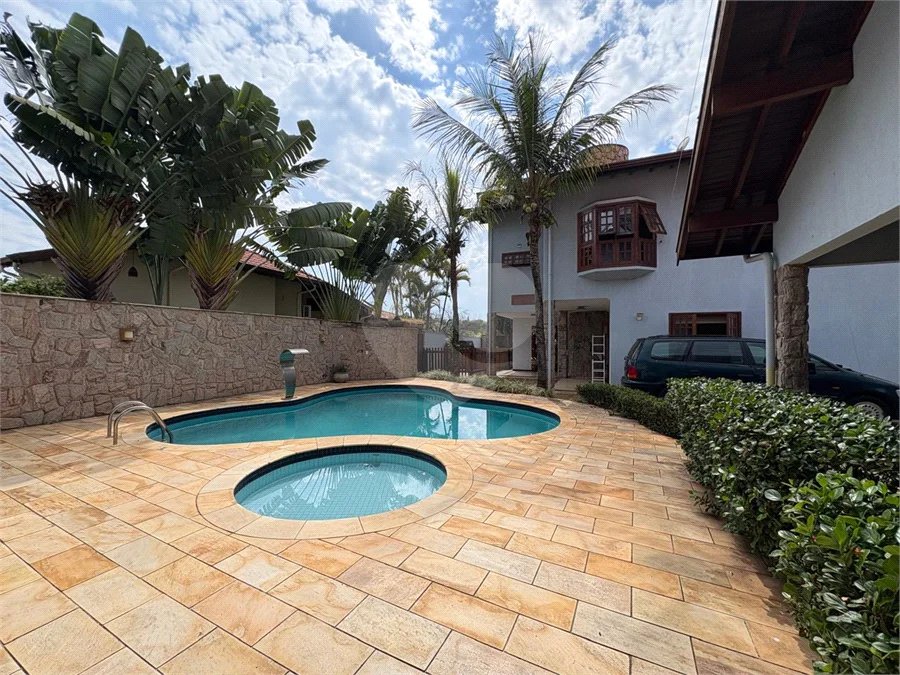 Casa a Venda no Condomínio Vista Alegre - Sede em Vinhedo/SP