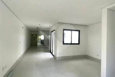 Sobrado novo , com 230m² , 3 suítes , 4 vagas de garagem , à venda no Jardim Bela Vista , em Santo André.