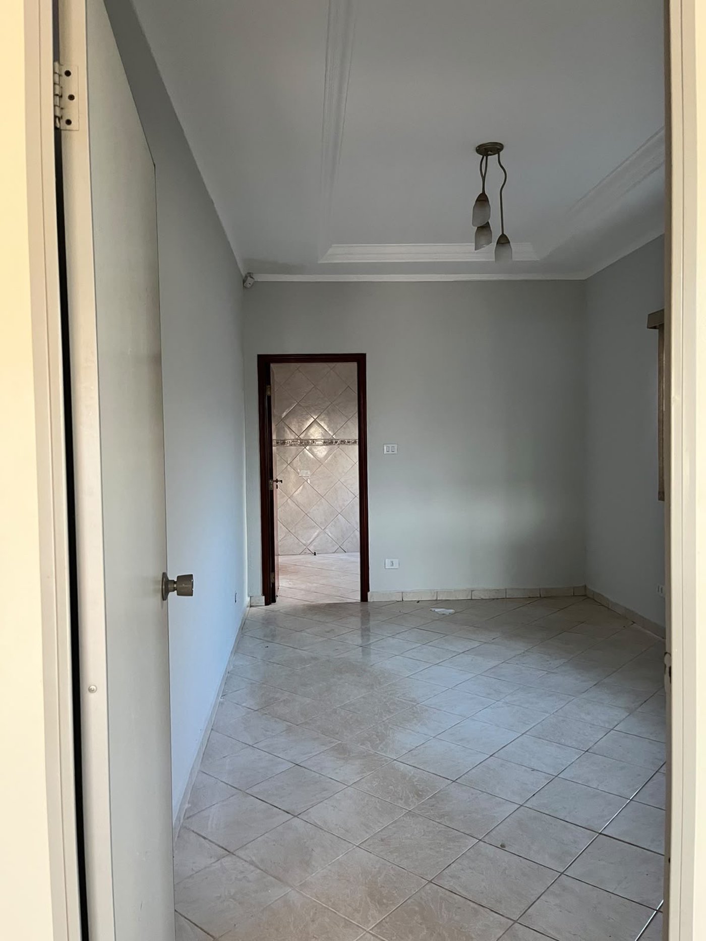 Casa para alugar com 4 quartos, sendo 2 suítes, no Centro, Três Lagoas, MS