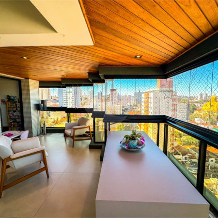 Apartamento à Venda no Centro de São Carlos - com 3 Suítes.