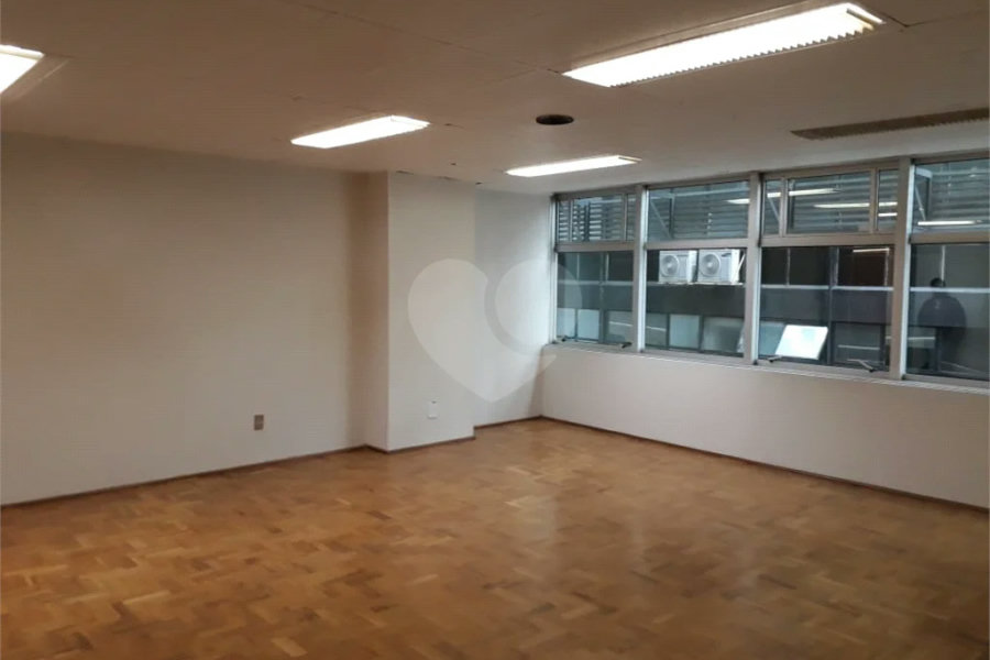 Conjunto Comercial na Av. Paulista, Anexo ao Metrô Brigadeiros