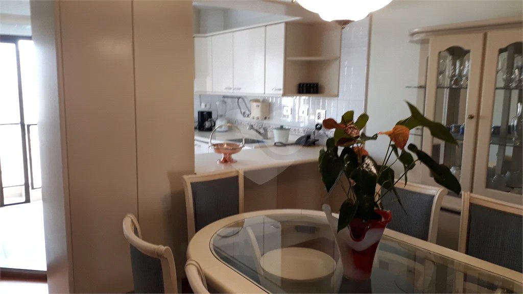 Apartamento à venda mobiliado nos Jardins — 126 m²