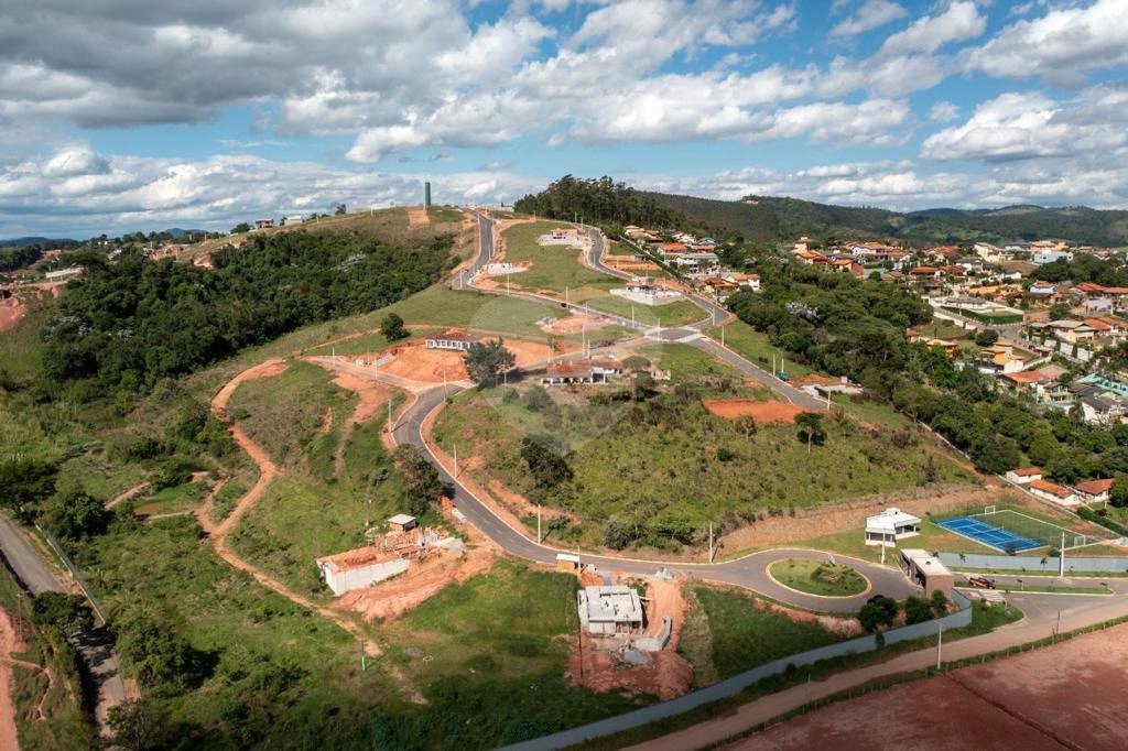 Terrenos a partir 300 metros em condomínio fechado e pronto para construir, aceita financiamento