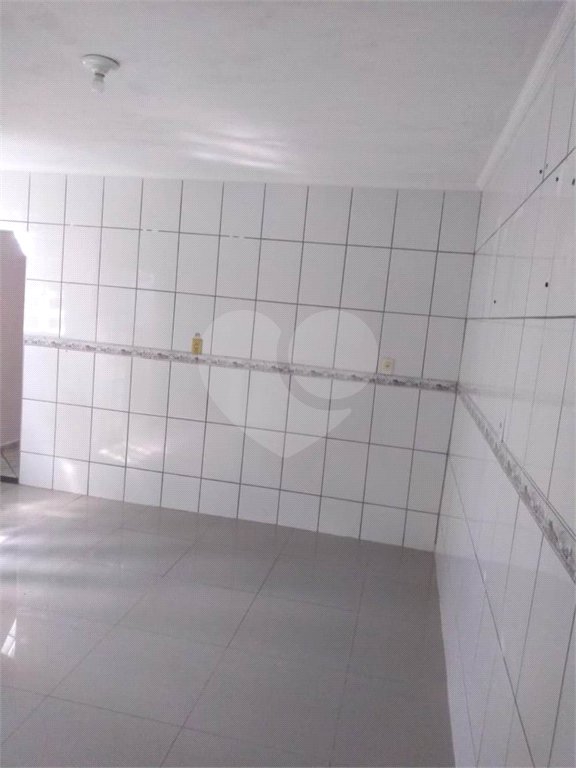 Casa térrea no Loteamento Habitacional São Carlos 1, sendo 3 Dormitórios e 1 suíte
