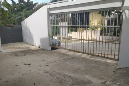 Casa à venda com 4 quartos, sendo 1 suíte,  no Centro, Vinhedo, SP