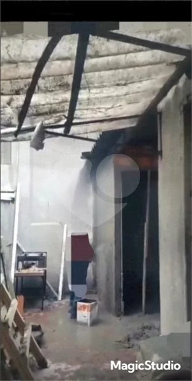 Galpão com 409m² , 10 vagas de garagem , 3 banheiros , 3 salas , à venda na Moóca.