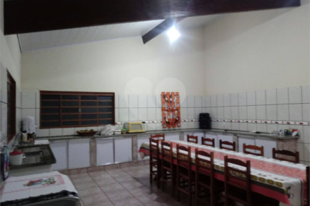 Chácara Balneário do 29 com piscina.