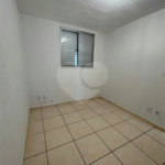Apartamento no Condomínio Mont Everest .