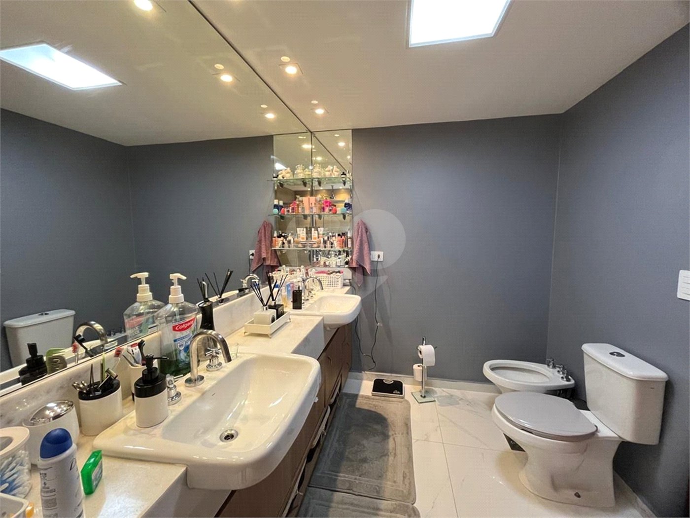 Apartamento á venda com 200m² - Bosque da Saúde