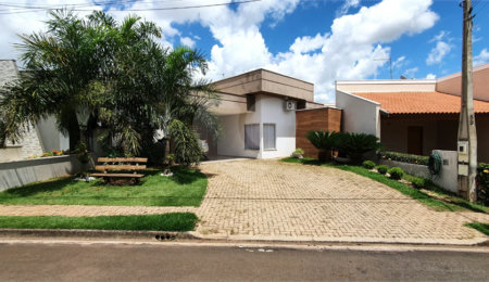 Casa à venda com 3 suítes em Jardim Bounganville, Araraquara, SP
