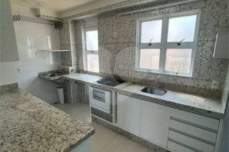 Apartamento 3 dormitórios no Avalon