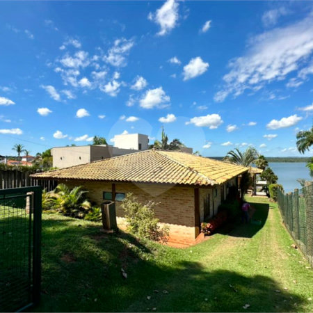 Casa para venda no Condomínio Vivenda do Broa.