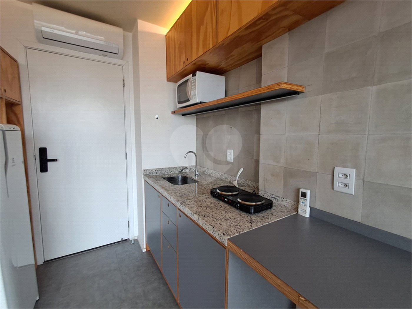Studio de 25m² mobiliado e com varanda condomínio com lazer Vila Mariana