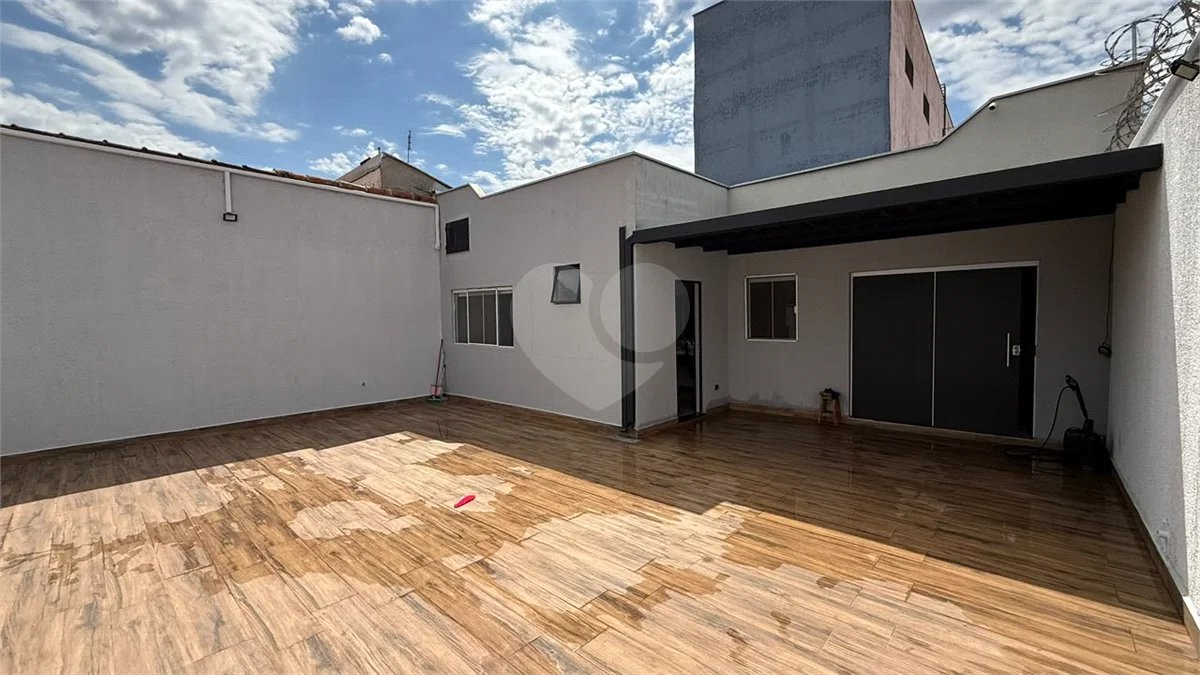 Casa a venda, composta por 2 casas separadas no Jaraguá em Piracicaba - SP.