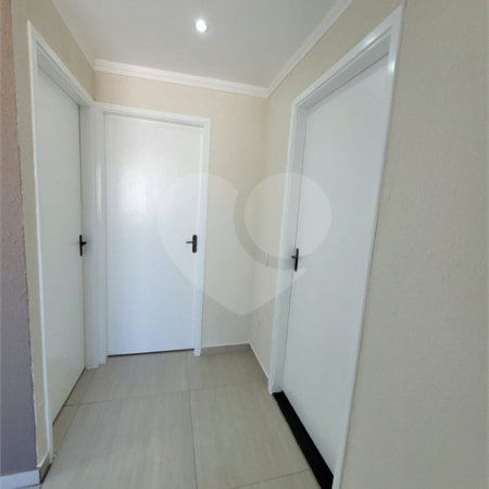 Seu Novo Lar Te Espera: Casa Aconchegante, Pronta para Morar e com 2 dormitórios e Amplo Quintal!
