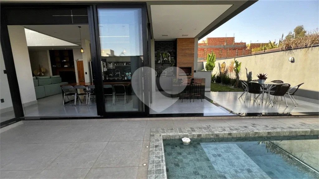 Casa térrea com 3 amplas suítes, á venda no Condomínio Morada do Engenho em Piracicaba/SP.