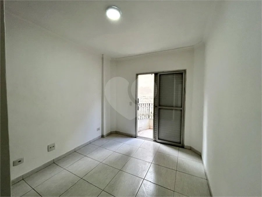 Apartamento Reformado com 1 dormitório, 1 vaga de garagem em Santa Cecília.