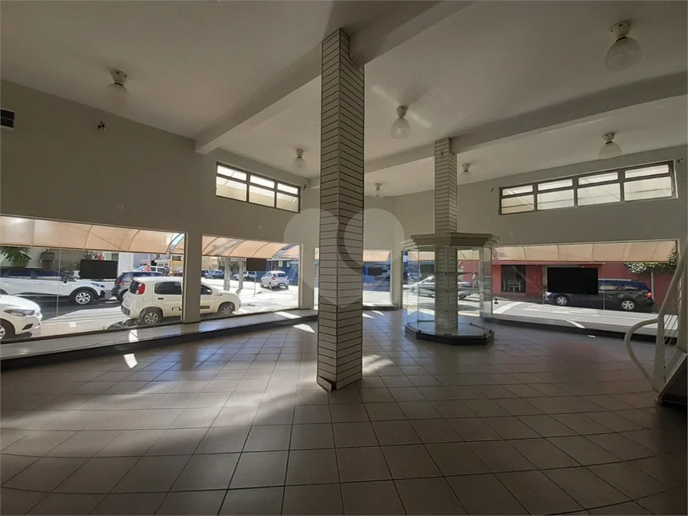 Salão Comercial de Esquina para Locação – Centro de Indaiatuba/SP