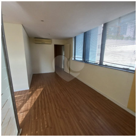 Office Tower Sala comercial à venda na Vila Olímpia, 48 m², com garagem