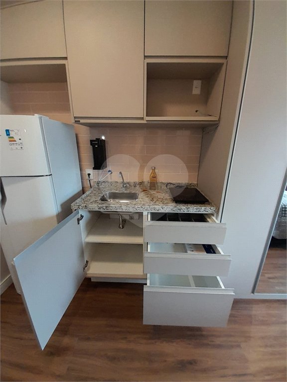 Studio todo equipado com start home office, decorado, teto rebaixado, com ampla varanda vista livre,