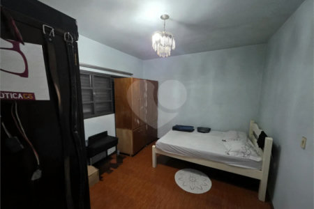 Casa térrea, 2 dormitórios com salão comercial Jd. Nova São Carlos