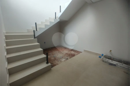 Casa exclusiva em Atibaia de alto padrão com 3 suítes, piscina, espaço gourmet, condomínio fechado, aceita financiamento