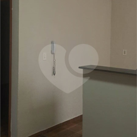 Apartamento no térreo, localizado no Condomínio Residencial Monte Everest
