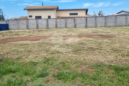 Terreno à Venda no Condomínio Monte das Araucárias