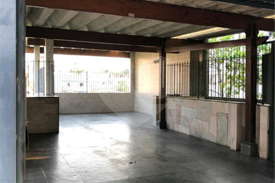 Casa com 03 dormitórios e 04 vagas Parada Inglesa