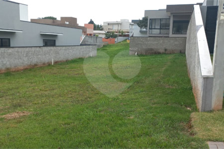 Terreno no Condomínio Santa Isabel II em Louveira