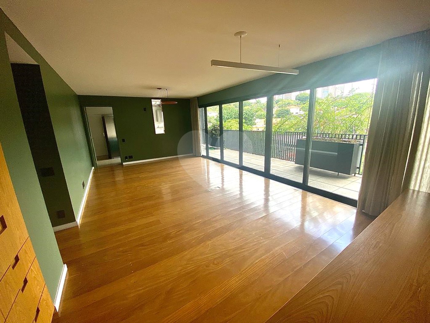 Imóvel 168m² Idea Zarvos com 3 suites, varanda na frente e na suíte, piscina, academia e 3 vagas Vila Madalena.