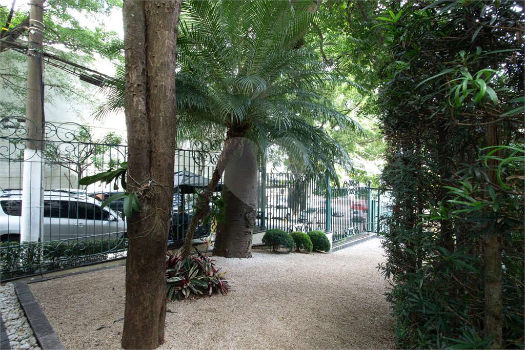 Apartamento a venda no Campo Belo, 192 M², 3 suites, 3 vagas, lazer e próximo ao metrô