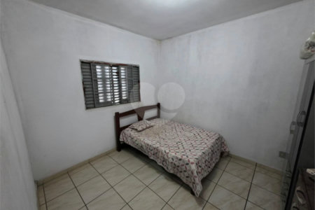 Venda de Sobrado Jardim Medeiros Prolongamento.
