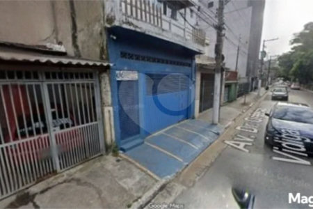 Casa com 150m² , 1 dormitório , 1 vaga de garagem , precisando de reforma , `venda na Penha.