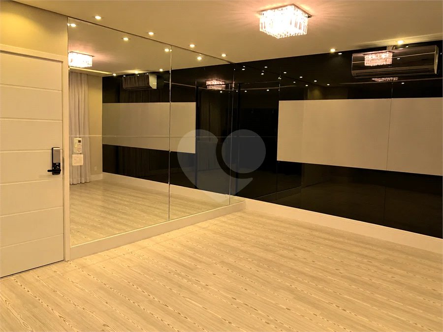 Apartamento à venda no Condomínio Family Garden, Chácara Inglesa, SBC, com 127 m², 3 suítes, varanda gourmet com churrasqueira a carvão, móveis planejados, ar-condicionado, 2 vagas cobertas e lazer completo.