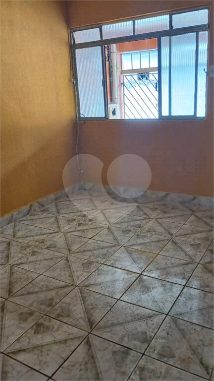 Casa Térrea 2 Dormitórios com 1 Vaga de Garagem Próxima à Estação São Lucas – Excelente Oportunidade para Morar ou Investir.