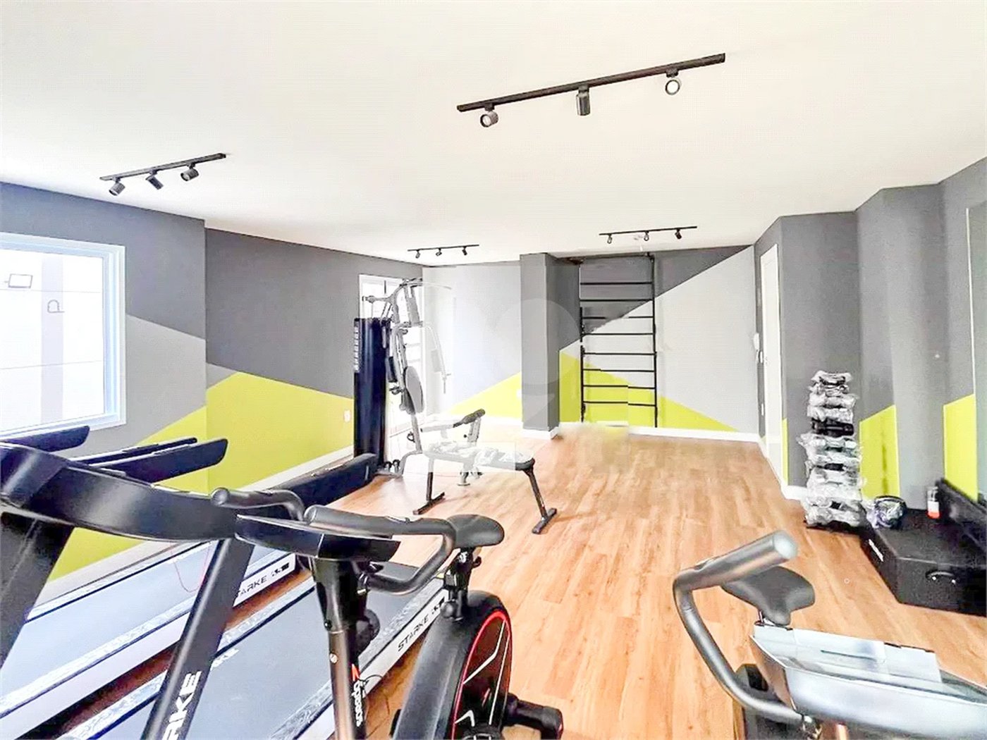 Studio mobiliado a venda no Ipiranda com 1 dormitorio e lazer.