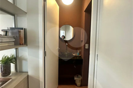 Sala comercial para venda ou locação na Avenida Paulista. 68m2