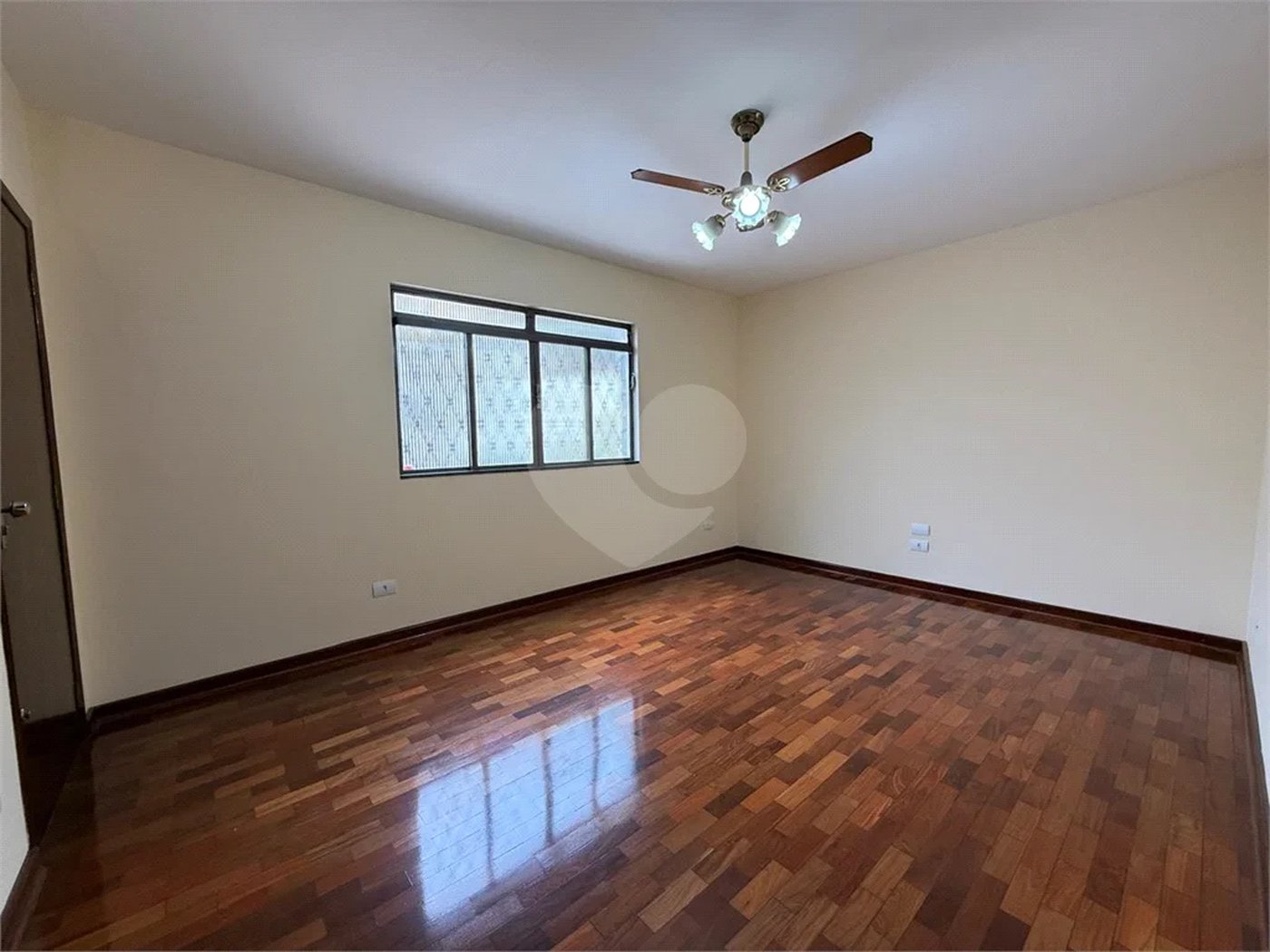 Excelente Casa de Esquina na Vila Monteiro – Oportunidade para Moradia ou Comércio