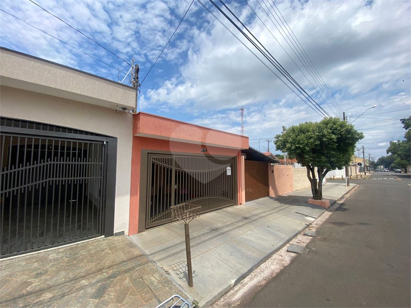 Casa térrea no Jardim Beatriz.