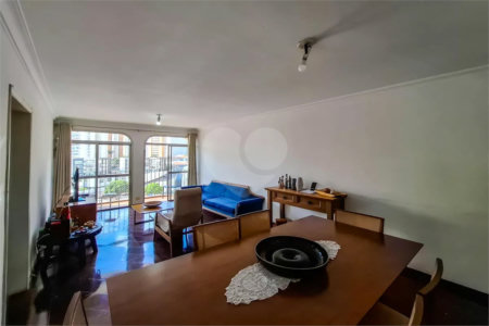 Apartamento de 117m2 com 3 dormitórios e 1 vaga na Vila Mariana