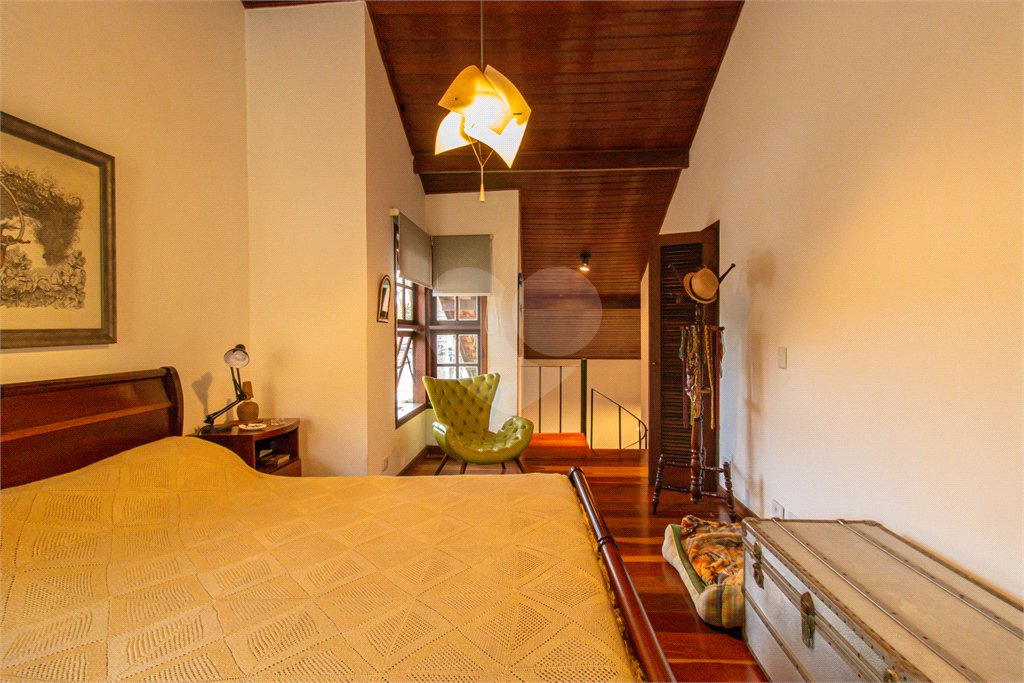 Casa à venda com 3 quartos, sendo 1 suíte,  no condomínio Jardim Hipico, São Paulo - SP