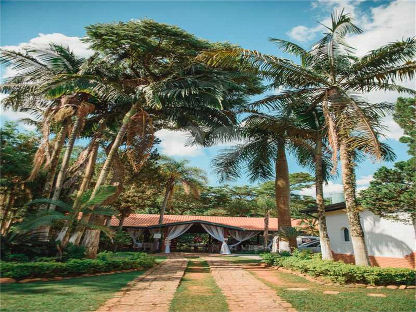Chácara à venda com 10 quartos, sendo 2 suítes, em Mombaça, São Roque, SP